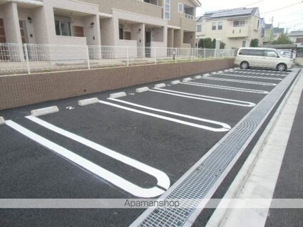 プランドール[1LDK/32.44m2]の駐車場1