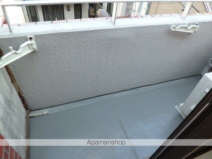 スカイコート新宿[1R/14.78m2]のバルコニー