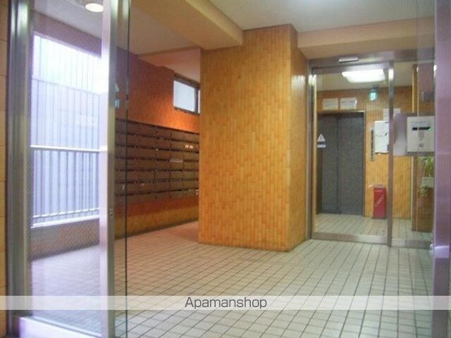 東京都武蔵野市境南町２丁目[1R/15.6m2]のエントランス1