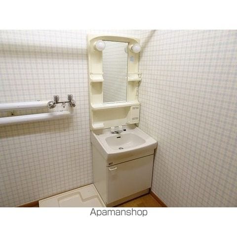 ハイツ岡崎中ノ島の内装写真