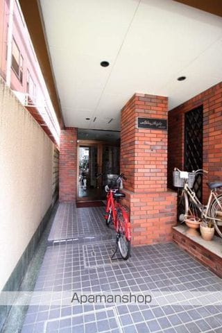 シャインブライト桑田の玄関写真