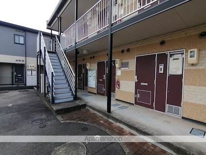 レオパレスオンフルール[1K/22.35m2]のエントランス1