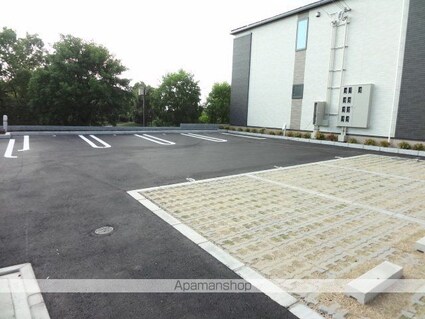 グランルーチェ[1LDK/41.62m2]の駐車場