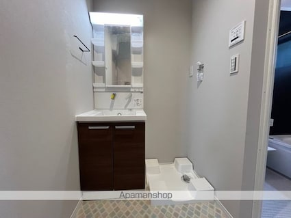 滋賀県甲賀市水口町本町１丁目[1LDK/37.58m2]の洗面所