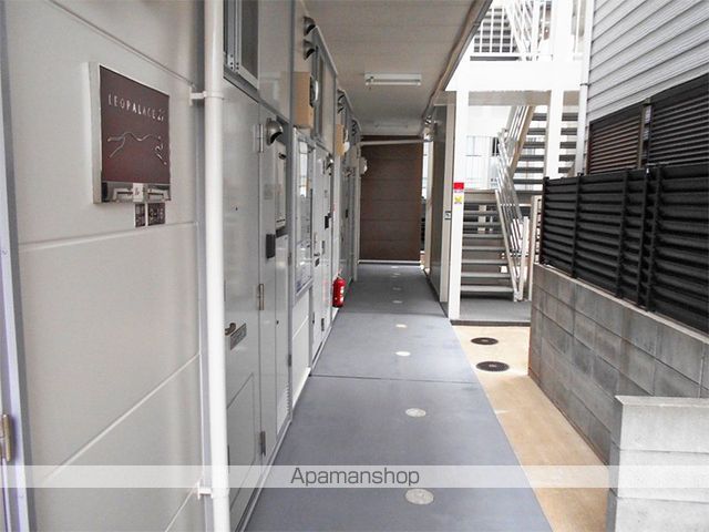 レオパレスカルチェの玄関写真
