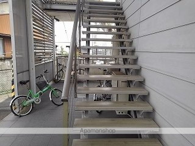 レオパレスPREFERENTEの玄関写真