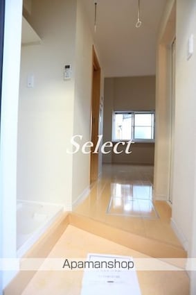 Ｒｏｓｓｅｌｌｅ横濱山手[1R/18.63m2]の玄関