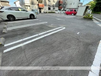 滋賀県大津市本堅田６丁目[1LDK/44.71m2]の駐車場