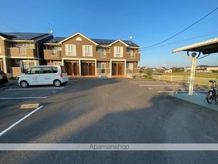 ヴィラージュⅣ[2LDK/57.02m2]の駐車場