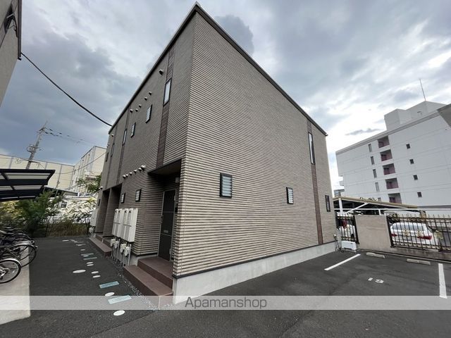 アシンプトート B棟の外観写真