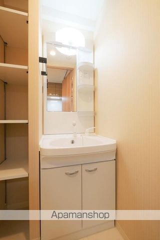小田急伊勢原駅前マンションの内装写真