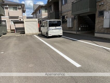 ブロケードリバー　Ａ[2LDK/53.48m2]の駐車場