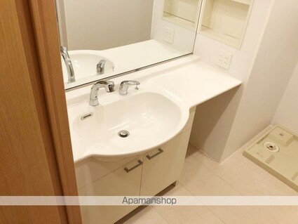 シュトラルヴェヌス[1R/27.77m2]の洗面所