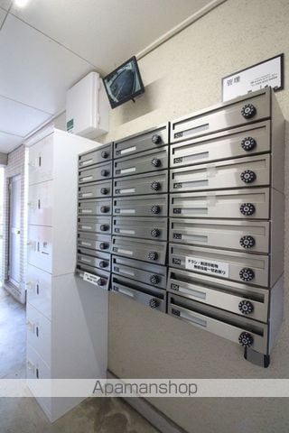 しもとそビルの玄関写真