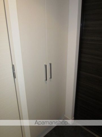プレサンス栄モードの玄関写真