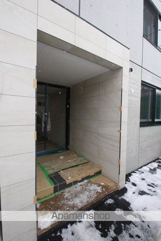 RESTS ON 旭山公園通の玄関写真