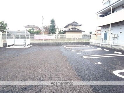 フランシーズ[1K/30.87m2]の駐車場1