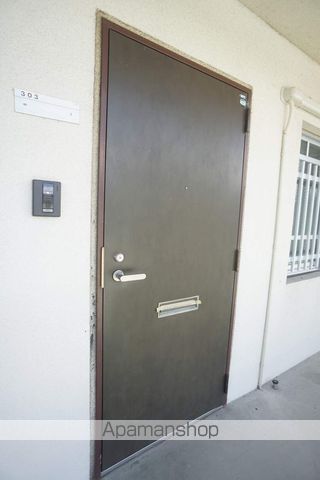 サイプレスの玄関写真