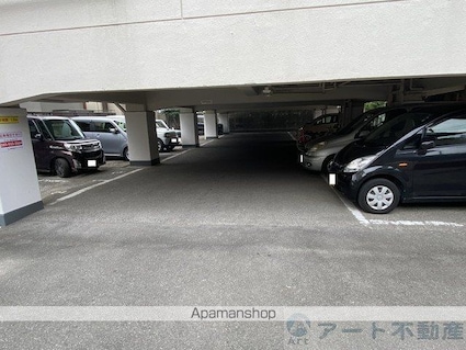 アーバンライフ道後[1R/46.17m2]の駐車場2