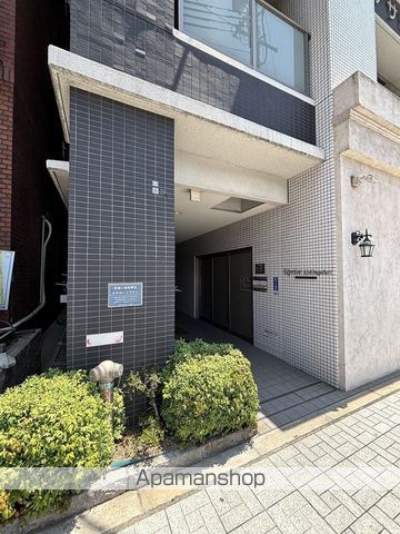 アプライズ西長堀の玄関写真