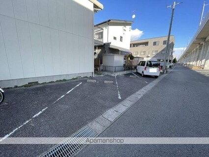サンリッチ鶴賀[2K/30m2]の駐車場
