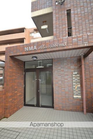NMAマンションの玄関写真