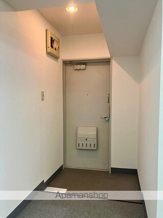 芝マンション[1R/39.33m2]の玄関
