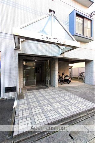 ファイブビルの玄関写真