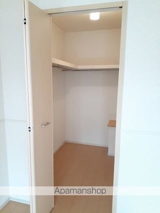 Ｈ・ＣＡＮＴＩＫ　Ⅳ[2LDK/59.34m2]の玄関1