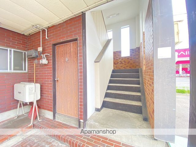 パレスわかまつの玄関写真