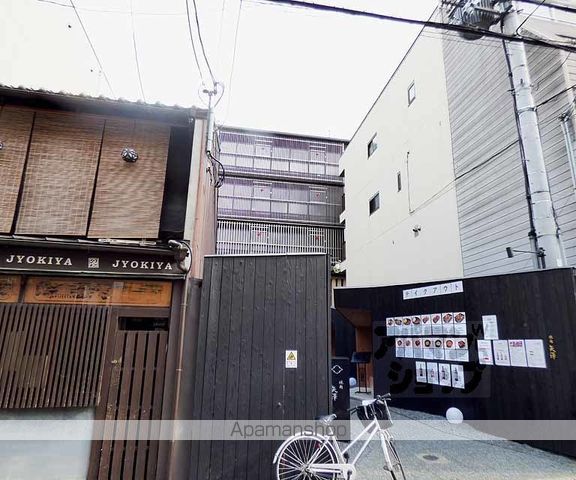 雅綾小路の外観写真