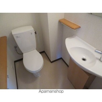 神奈川県横浜市鶴見区生麦３丁目[1K/28.07m2]のトイレ