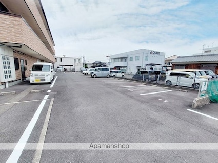 フォブール来住２[2LDK/52.17m2]の駐車場