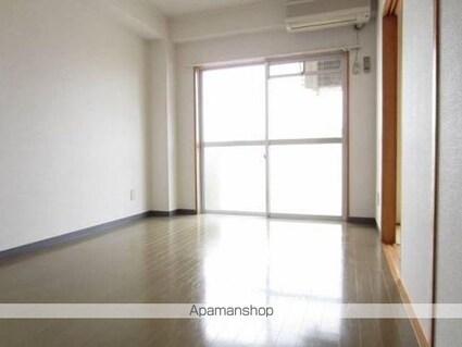 グランアルブル中須賀[2K/34.83m2]のリビング・居間1