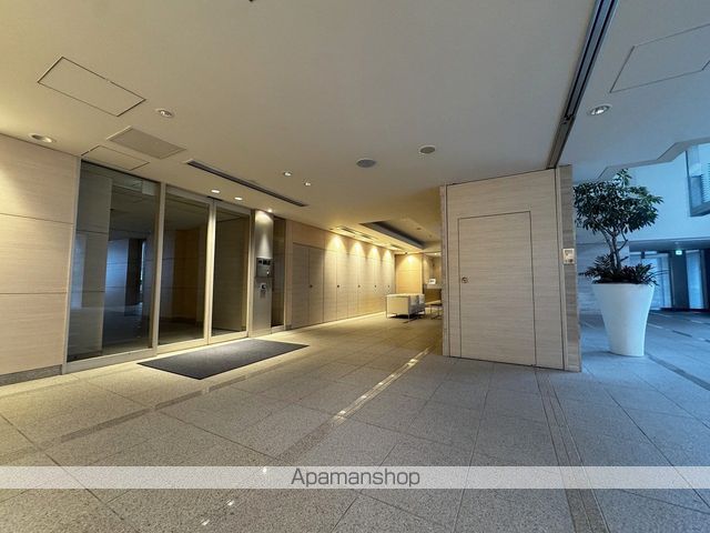 ブランズタワー南堀江の玄関写真