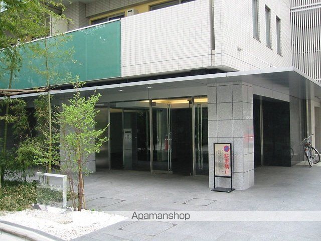 レジディア赤坂の玄関写真