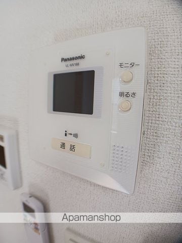 オーブ エストの内装写真