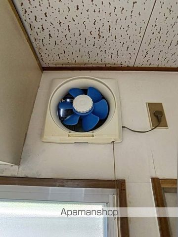 ホワイトアベニュIの内装写真