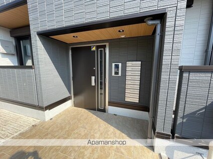 ガーベラ・グレイス[3LDK/73.8m2]のエントランス