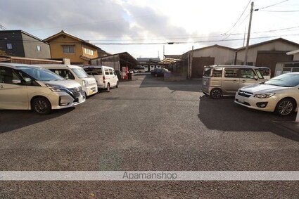 ブランシェ中須[3DK/55.13m2]の駐車場2