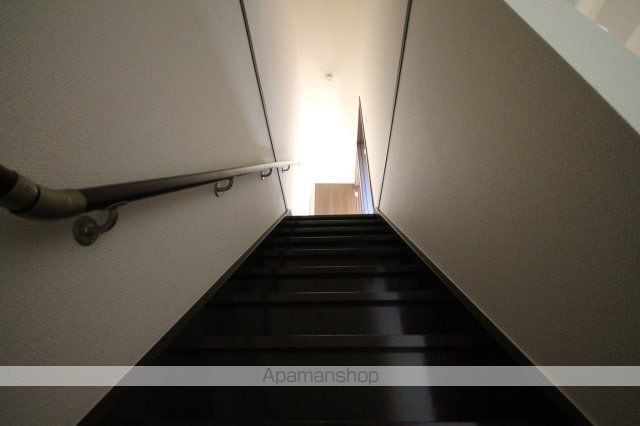 a.Tarpoの内装写真