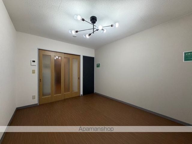 リバーハイツ豊岡の内装写真