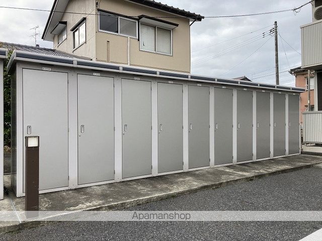ロイヤルガーデンコート新和Aの外観写真