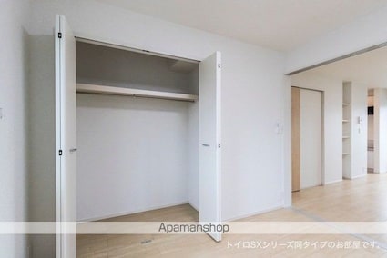 大阪府岸和田市加守町２丁目[1LDK/43.32m2]の玄関