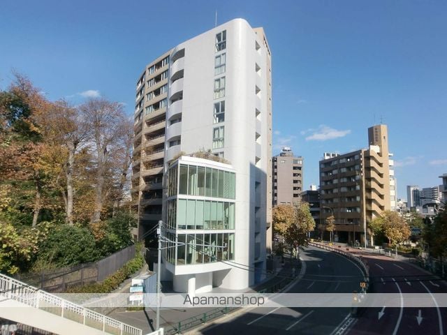 プラウドフラット新宿御苑の外観写真