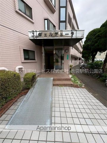 ヴェルデューラの玄関写真