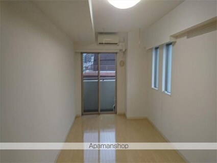 ロアール大山[1K/30.3m2]の玄関