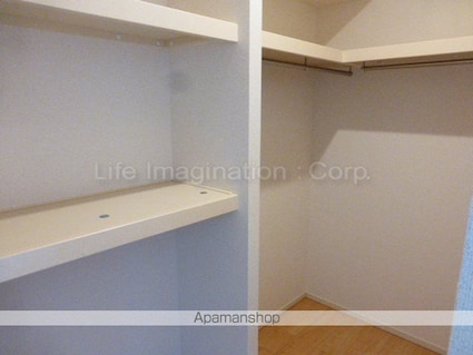 パラシオⅡ[2LDK/56.81m2]の収納