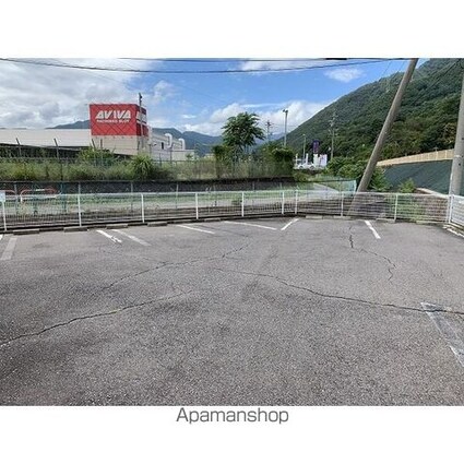 サンライズうえだ[2DK/44.72m2]の駐車場1