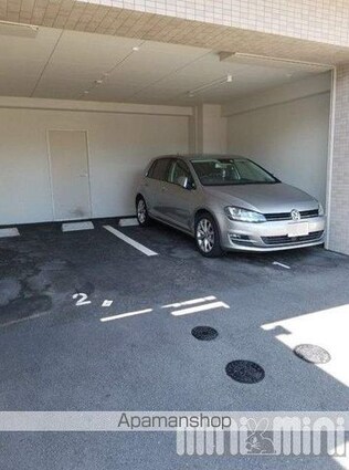 ヴェルデ・フレスコ本町[1LDK/33.19m2]の駐車場1